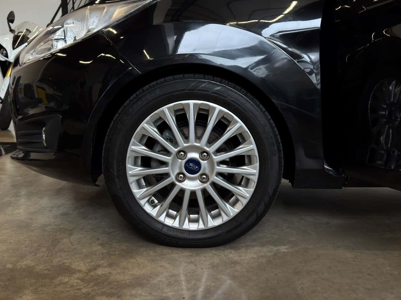 FORD NEW FIESTA 1.6 AUT TITANIUM 2017 – foto 4