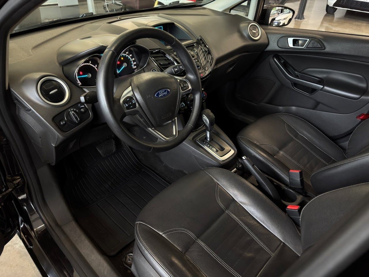 FORD NEW FIESTA 1.6 AUT TITANIUM 2017 – foto 6