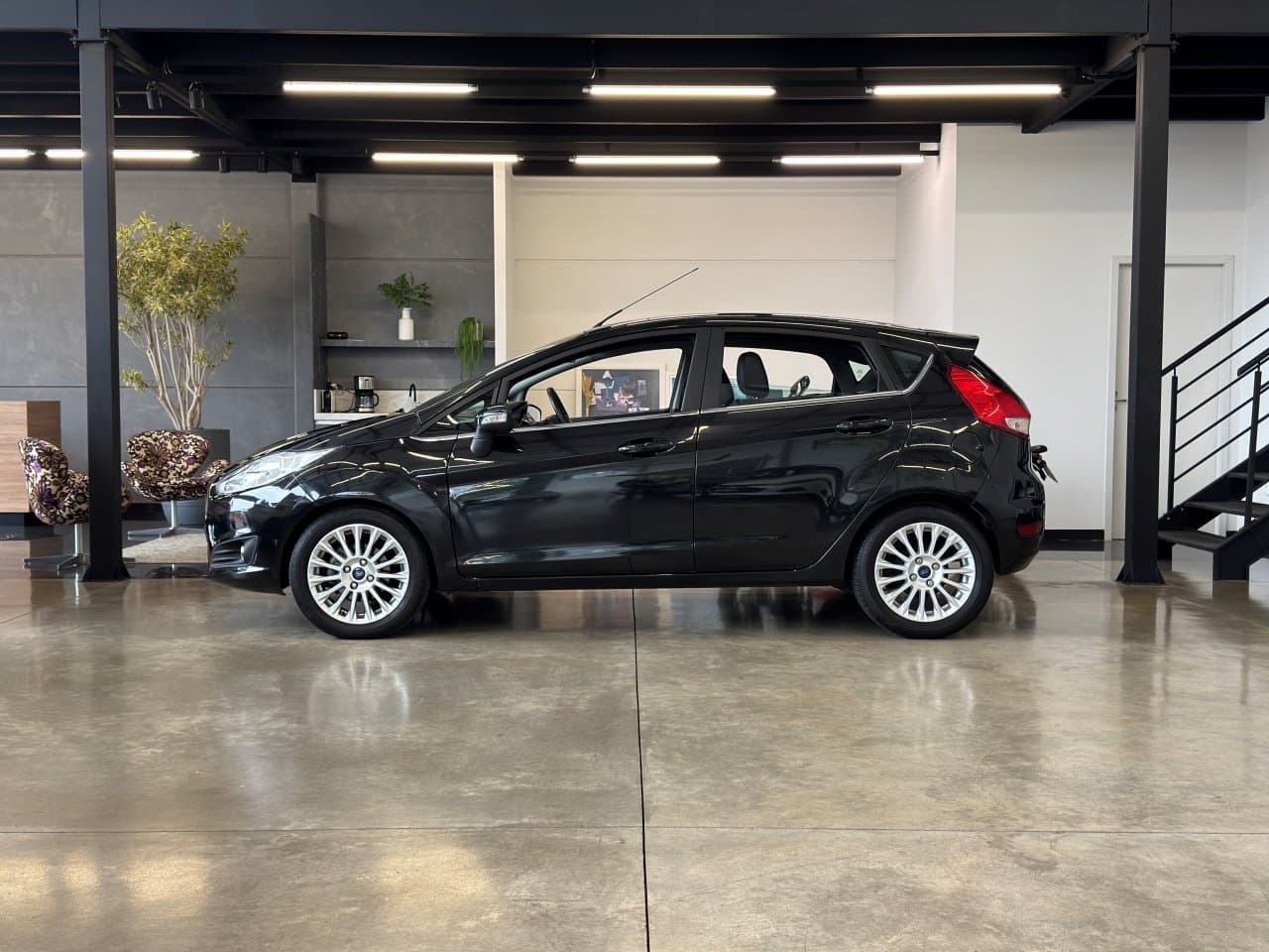 FORD NEW FIESTA 1.6 AUT TITANIUM 2017 – foto 3